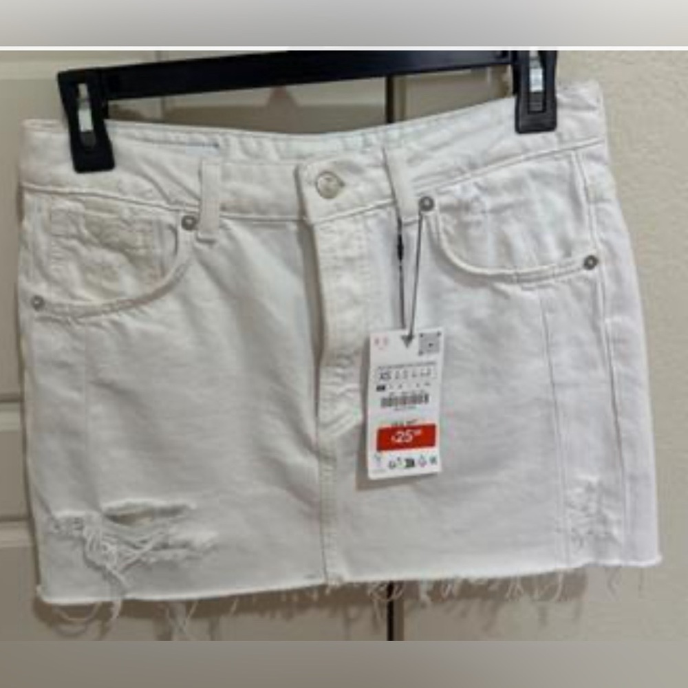 NWT Zara Distressed white denim mini skirt